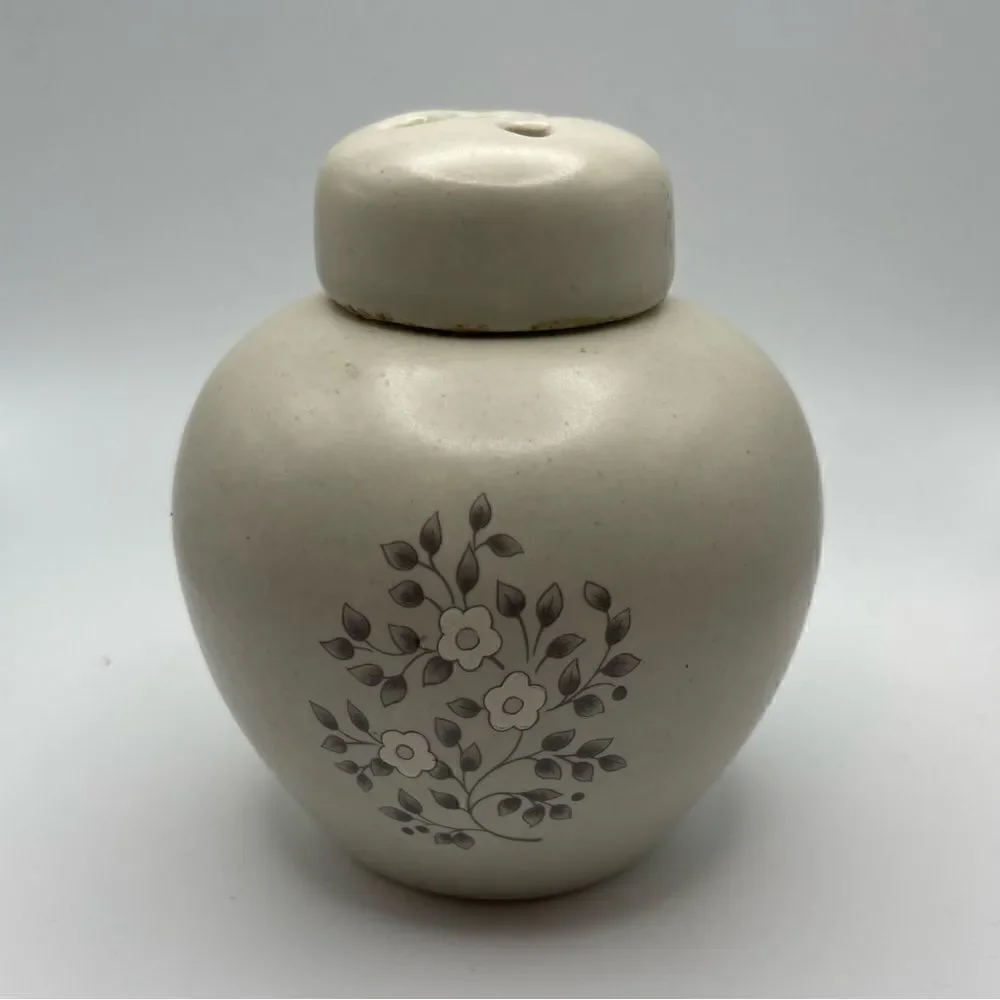 Pfaltzgraff ginger jar